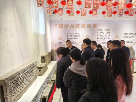 荥阳市台办组织台胞台属代表探访历史遗迹 (1)107 荥阳市台办组织台胞台属代表探访历史遗迹 (1)107