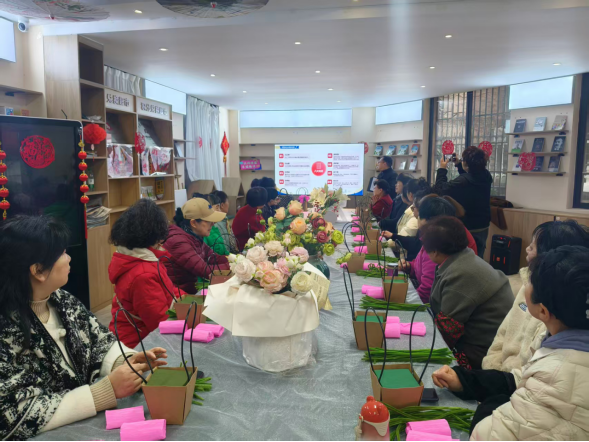 以花为媒叙情谊 伍家岗区台办组织辖区台胞台属开展插花活动154