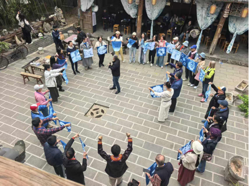 布依扎染牵两岸 一抹靛蓝映情深--黔台文旅交流团一行走进黔西南体验布依族扎染技艺175