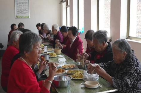 暖心“大食堂”托起幸福“夕阳红”119