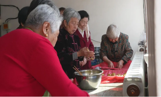 暖心“大食堂”托起幸福“夕阳红”381