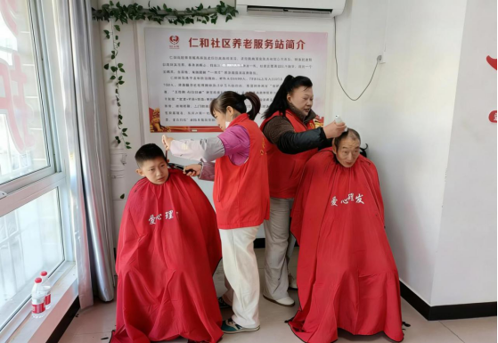 情暖台胞聚民心 爱心义剪显担当100