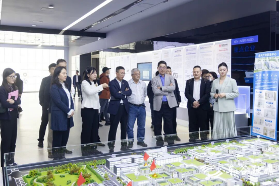 台资企业代表走进武汉经开区 深化两岸产业融合发展756