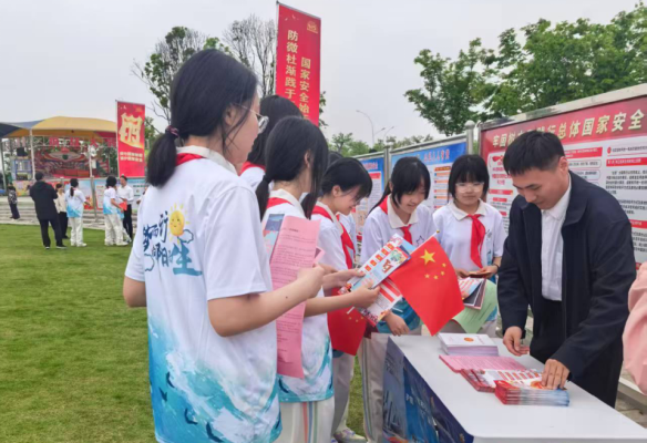 十堰市郧阳区委台办开展全民国家安全教育宣传活动26 十堰市郧阳区委台办开展全民国家安全教育宣传活动26