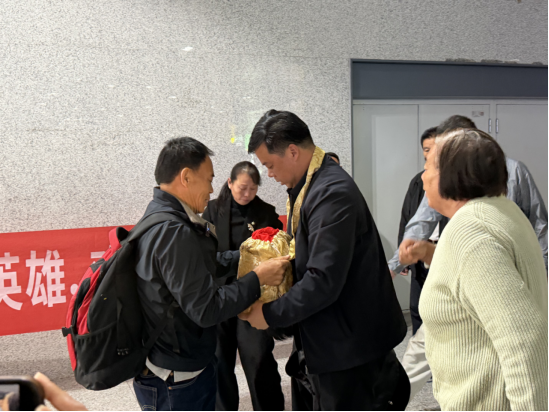 “灵魂摆渡人”刘德文护送南阳市宛城籍赴台老兵赵静波骨灰返乡290