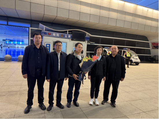 “灵魂摆渡人”刘德文护送南阳市宛城籍赴台老兵赵静波骨灰返乡424