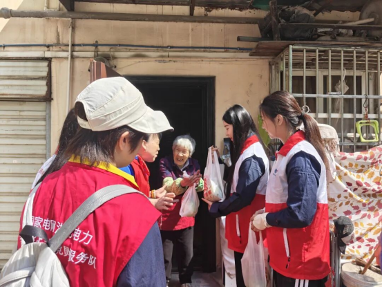 武昌区杨园街道五四公益实践活动在一心回乡顺利开展437