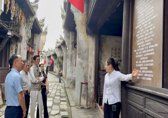 台湾光复纪念协会黄炳麟一行赴洪湖参访交流22