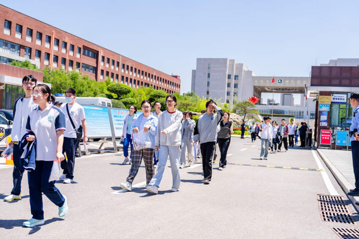 手绘高考日程表、向日葵送考团、铁骑护考路……一场大考,满城温情394 手绘高考日程表、向日葵送考团、铁骑护考路……一场大考,满城温情394