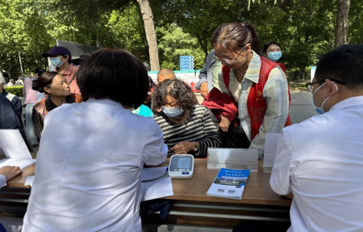 情系台胞送健康 义诊服务暖到家——上街区开展台胞台属健康义诊活动130