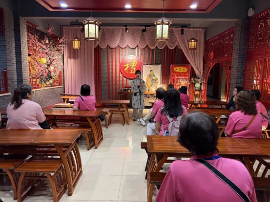 台湾游客走进武汉扬子江糕饼文化园沉浸式体验荆楚匠心414