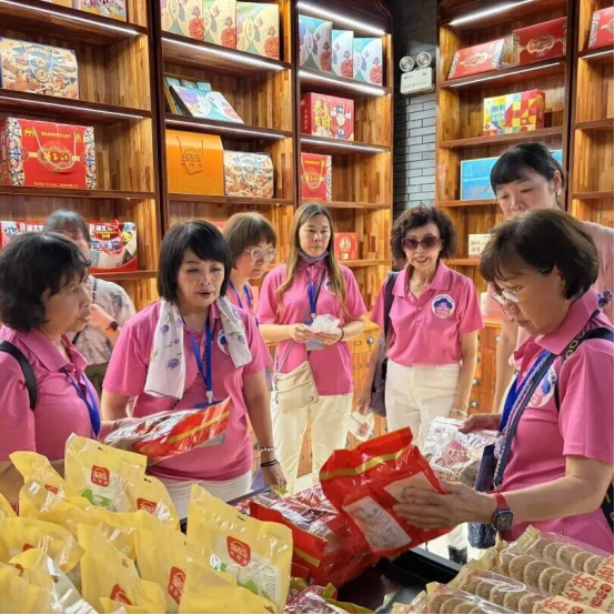 台湾游客走进武汉扬子江糕饼文化园沉浸式体验荆楚匠心564