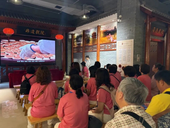 台湾游客走进武汉扬子江糕饼文化园沉浸式体验荆楚匠心340